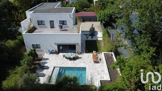 ﻓﻴﻼ ﻓﻲ Floirac (Gironde), Gironde