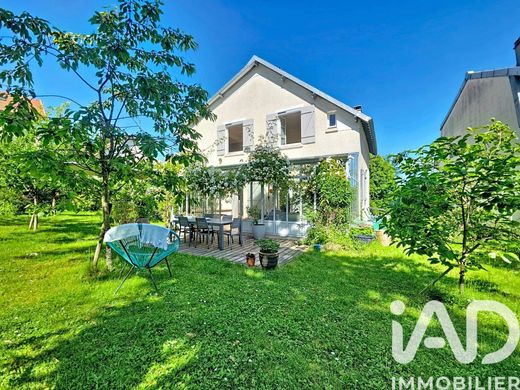 Villa in Marly-le-Roi, Yvelines