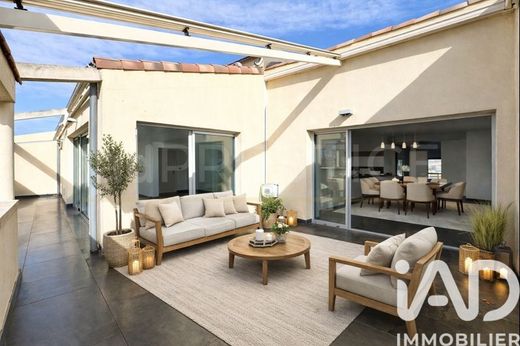 Apartment in Nîmes, Gard