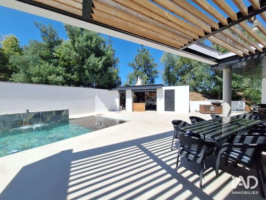 Villa in Latour-Bas-Elne, Pyrénées-Orientales