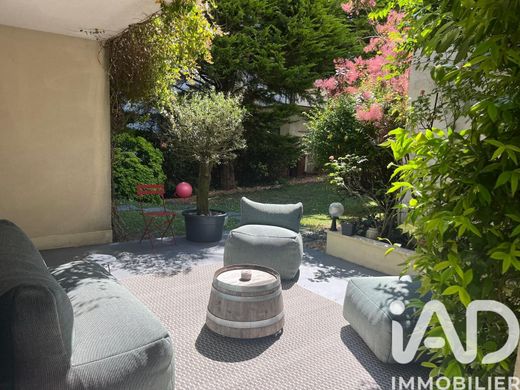 Villa in Saint-Cloud, Hauts-de-Seine