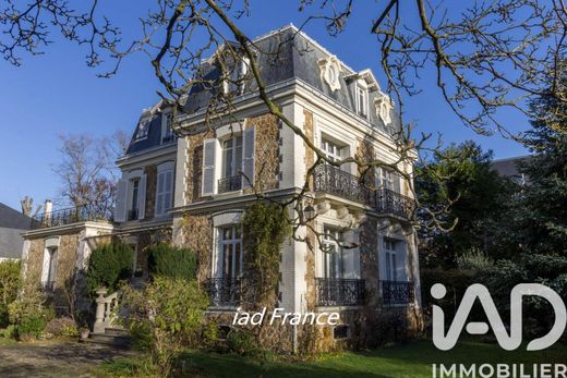 Villa in Vaucresson, Hauts-de-Seine