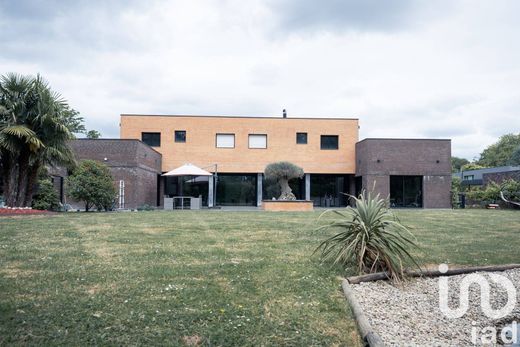 Villa a Mouvaux, North