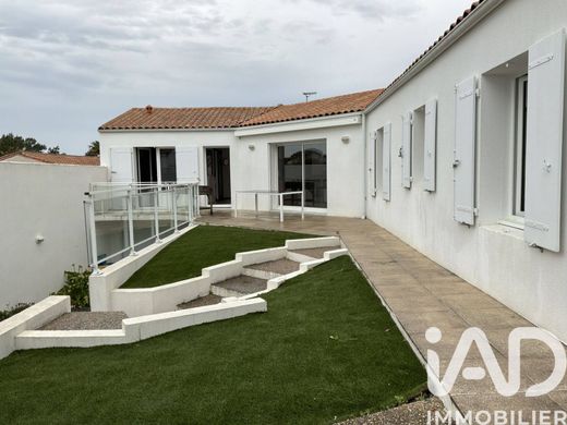 Villa in Rivedoux-Plage, Charente-Maritime