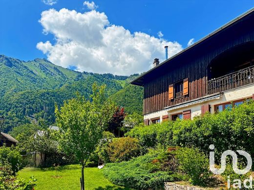 빌라 / Taninges, Haute-Savoie
