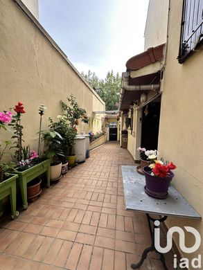 Villa in Montreuil, Seine-Saint-Denis