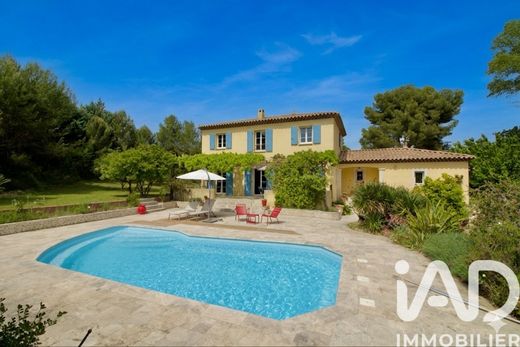 Villa in Velaux, Bouches-du-Rhône