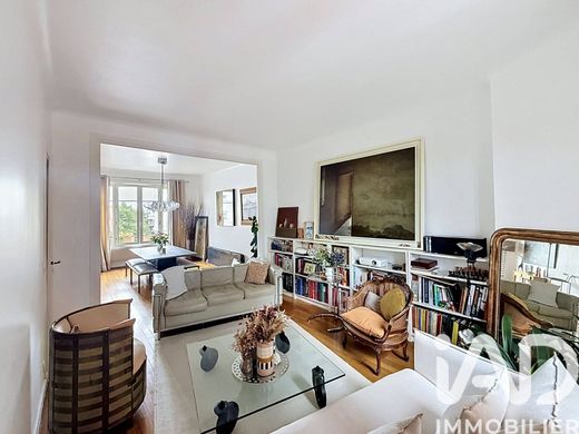 Apartment / Etagenwohnung in Sceaux, Hauts-de-Seine