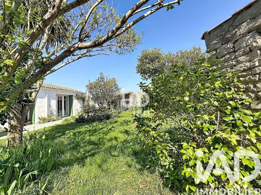Villa in La Couarde-sur-Mer, Charente-Maritime