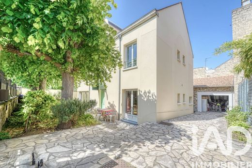 Villa in Nanterre, Hauts-de-Seine