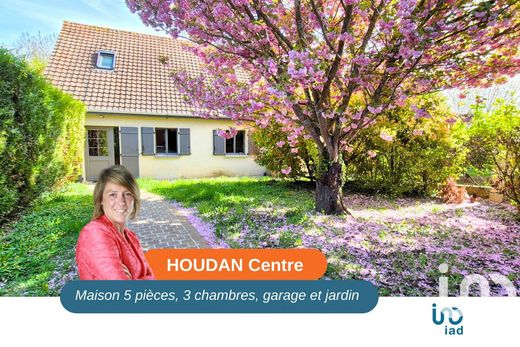 Villa for rent in Houdan
