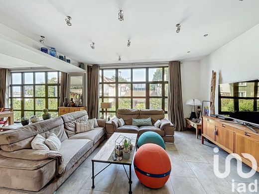 빌라 / Ivry-sur-Seine, Val-de-Marne