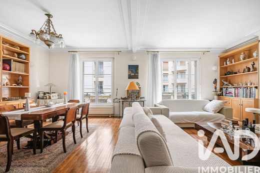 Apartment in Motte-Picquet, Commerce, Necker, Paris