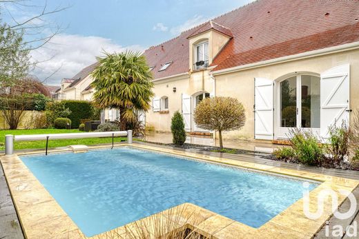 Villa in Montsoult, Val d'Oise