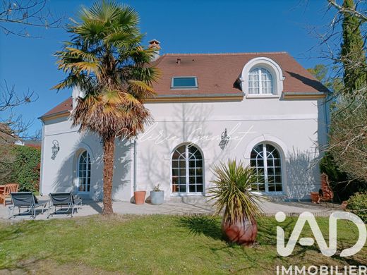 Villa à Saint-Prix, Val-d'Oise