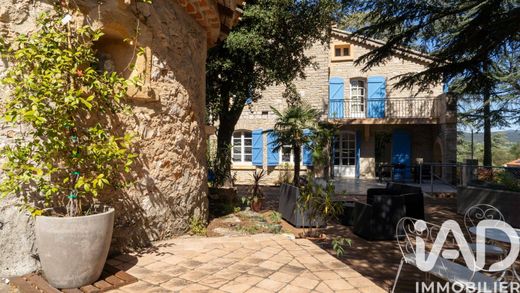 Villa in Saint-Maximin-la-Sainte-Baume, Var