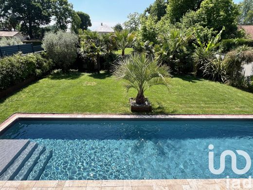 Villa in Pau, Pyrénées-Atlantiques