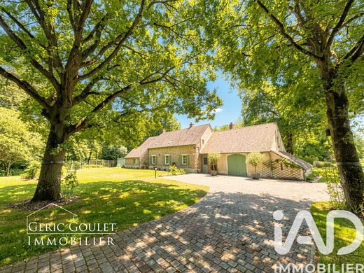 Villa in Clairefontaine-en-Yvelines, Yvelines