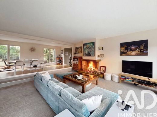 La Celle-Saint-Cloud, Yvelinesのヴィラ