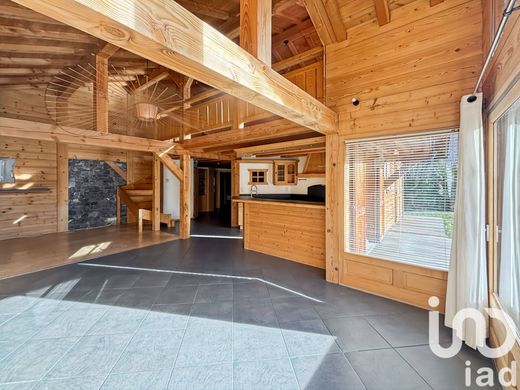 Villa in La Côte-d'Arbroz, Haute-Savoie