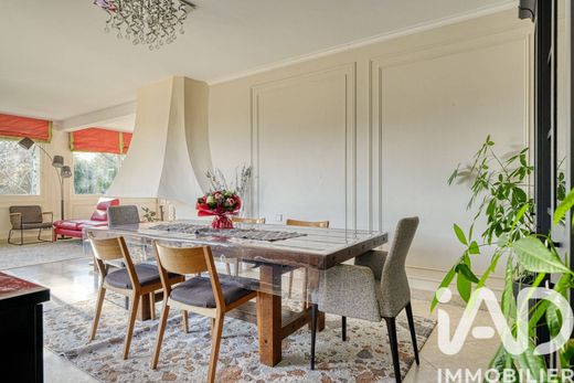 Villa in Orgeval, Yvelines