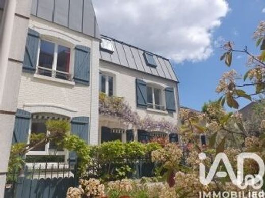Villa in La Garenne-Colombes, Hauts-de-Seine