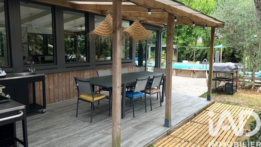 Villa in L'Houmeau, Charente-Maritime