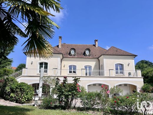 Villa in Sainte-Geneviève-des-Bois, Essonne