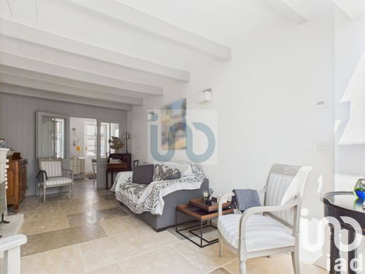 Villa in Ars-en-Ré, Charente-Maritime