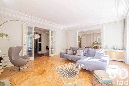 Apartment / Etagenwohnung in Neuilly-sur-Seine, Hauts-de-Seine
