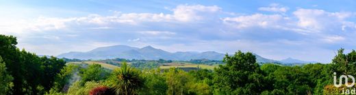 Willa w Ustaritz, Pyrénées-Atlantiques