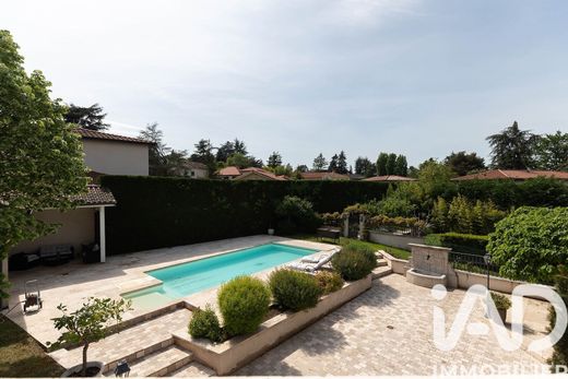 Villa in La Tour-de-Salvagny, Rhône