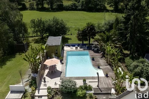 빌라 / Saint-Lyphard, Loire-Atlantique