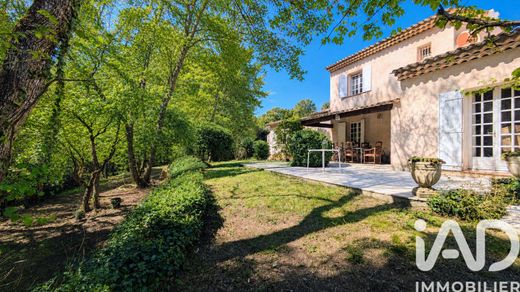 Villa in Roquefort-les-Pins, Alpes-Maritimes