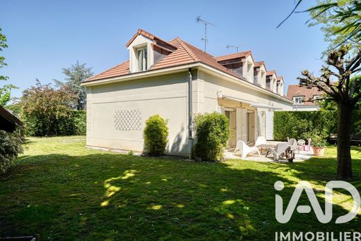Villa in Chatou, Yvelines