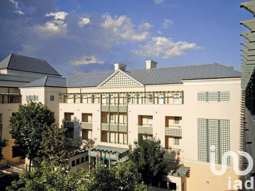 Κτίριο σε Serris, Seine-et-Marne