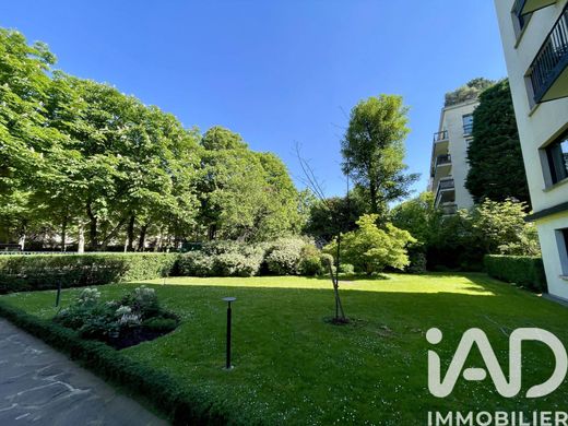 Apartment / Etagenwohnung in Neuilly-sur-Seine, Hauts-de-Seine