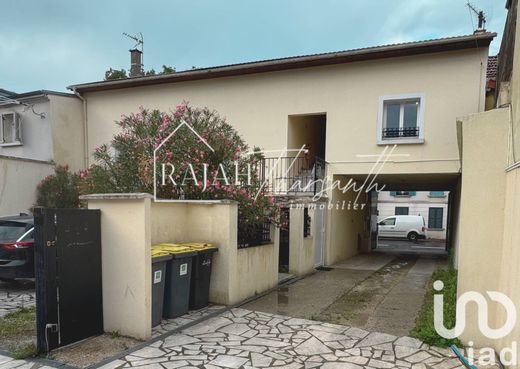 Complesso residenziale a Montfermeil, Seine-Saint-Denis