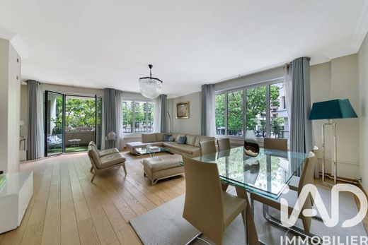 Apartment in La Muette, Auteuil, Porte Dauphine, Paris