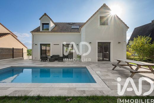 Villa in Vaux-sur-Seine, Yvelines