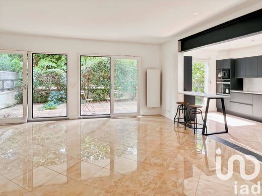 Apartment in Saint-Cloud, Hauts-de-Seine