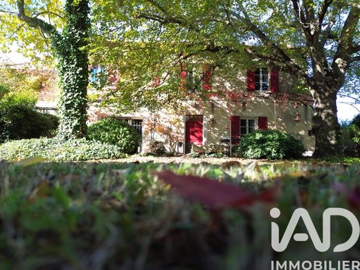 Villa in Pernes-les-Fontaines, Vaucluse