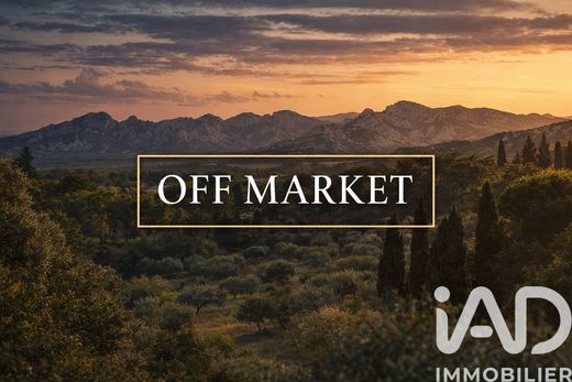 Residential complexes in Orgon, Bouches-du-Rhône