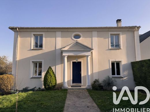 Villa in Chatou, Yvelines