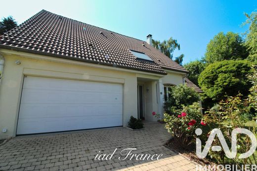 Villa in Villennes-sur-Seine, Yvelines
