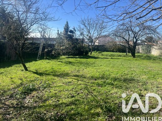 Land in Puilboreau, Charente-Maritime