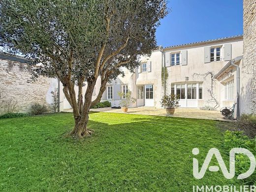 Villa in La Couarde-sur-Mer, Charente-Maritime