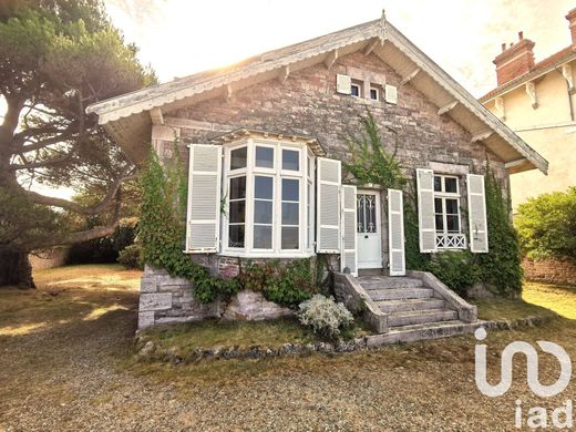 Erquy, Côtes-d'Armorのヴィラ