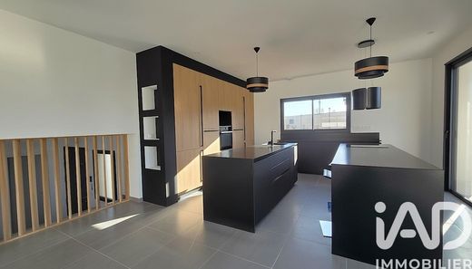 Villa in Rouffiac-Tolosan, Haute-Garonne