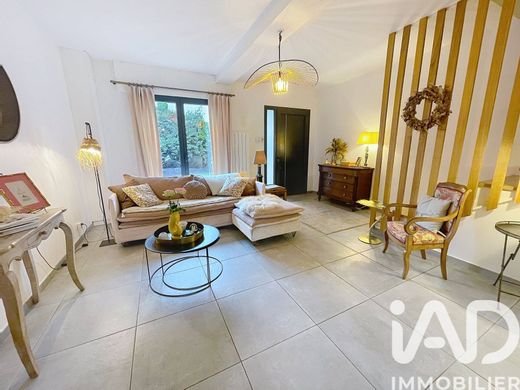 Villa a Rueil-Malmaison, Hauts-de-Seine